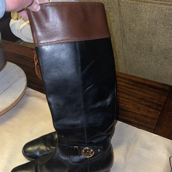 Gently worn Michael Kors riding boots - Picture 2 of 5
